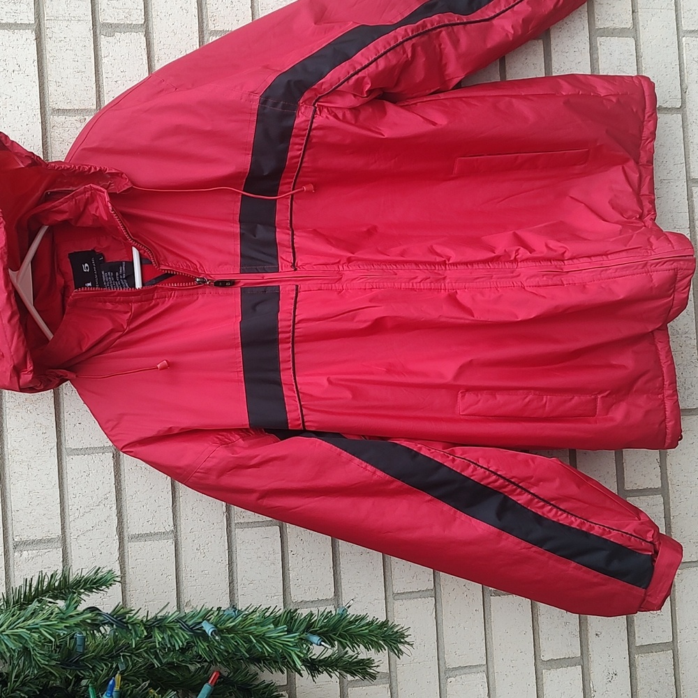 Red Coat - Picture 5 of 12